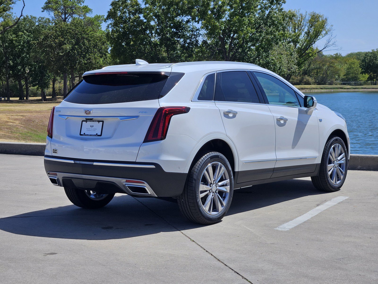 New 2026 Cadillac XT5 Premium Luxury w/ Driver Assist Package FWD image 4