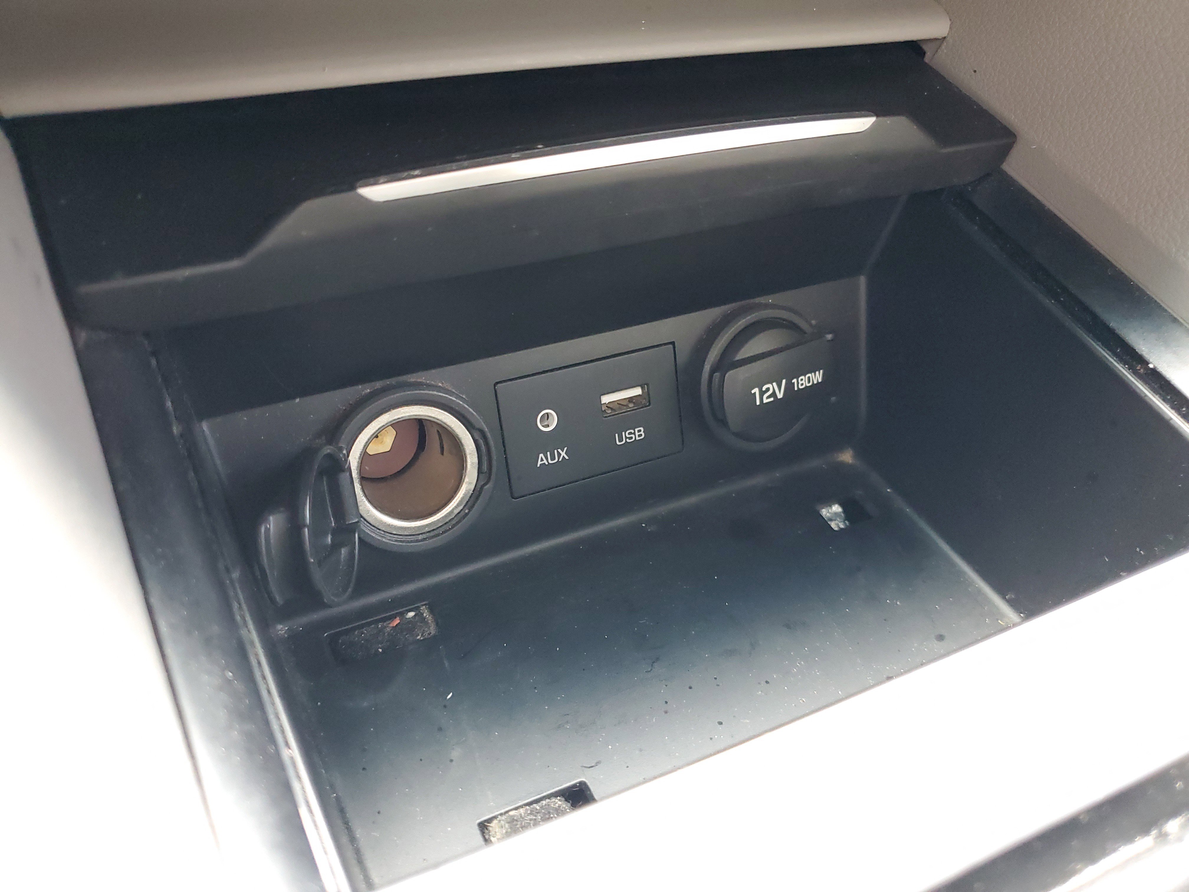 Used 2017 Hyundai Elantra Limited w/ Limited Tech Package 04 image 33