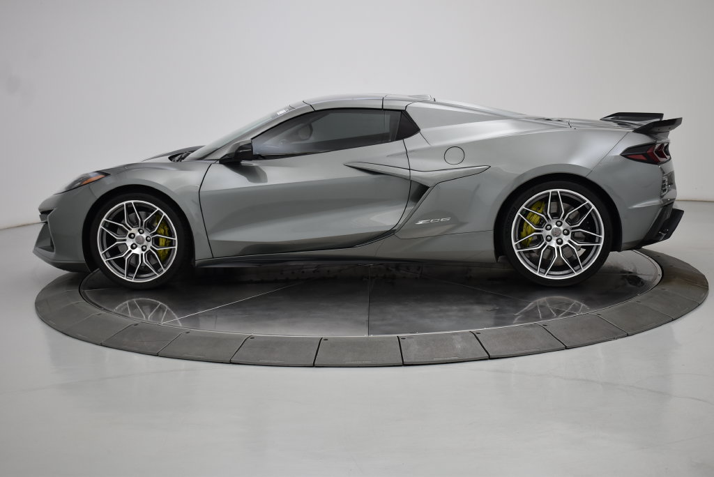 Used 2024 Chevrolet Corvette Z06 RWD image 28