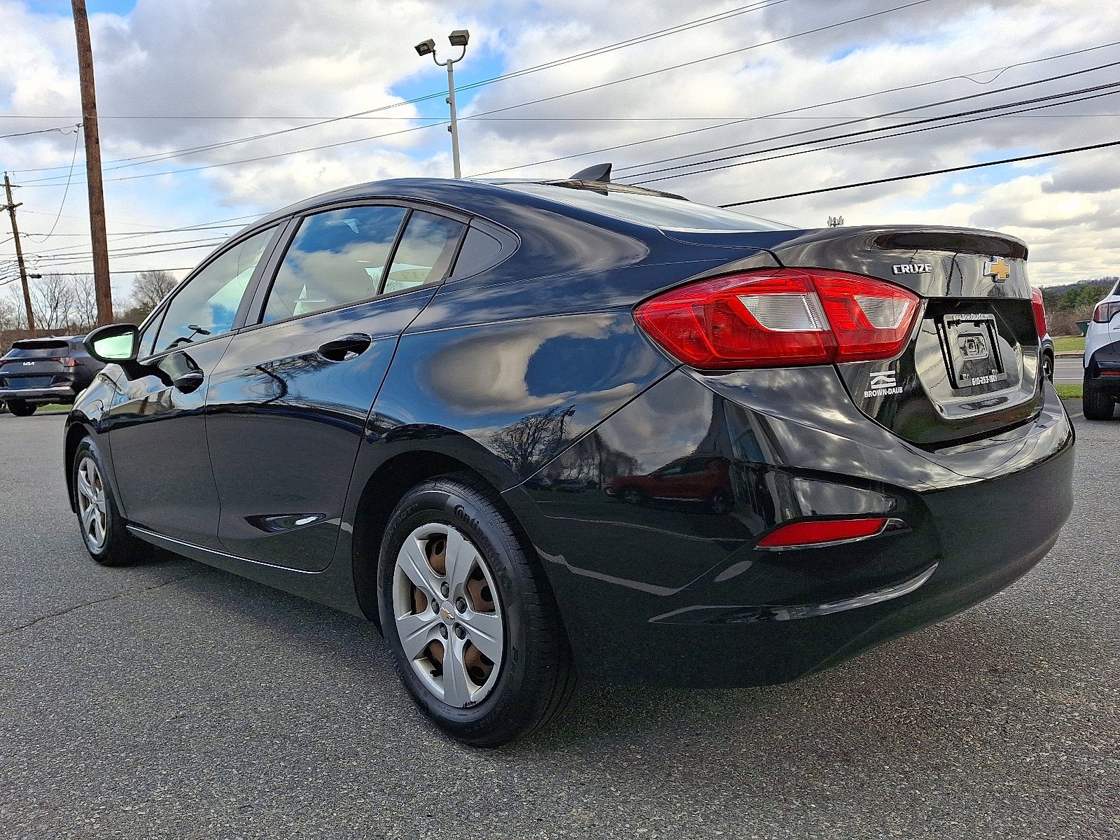 Used 2017 Chevrolet Cruze LS image 4