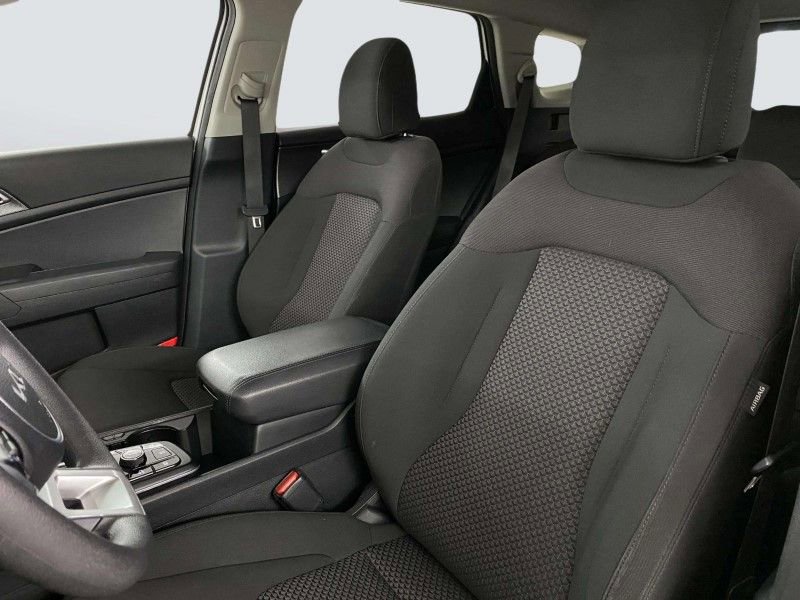 Used 2024 Kia Sportage LX image 32