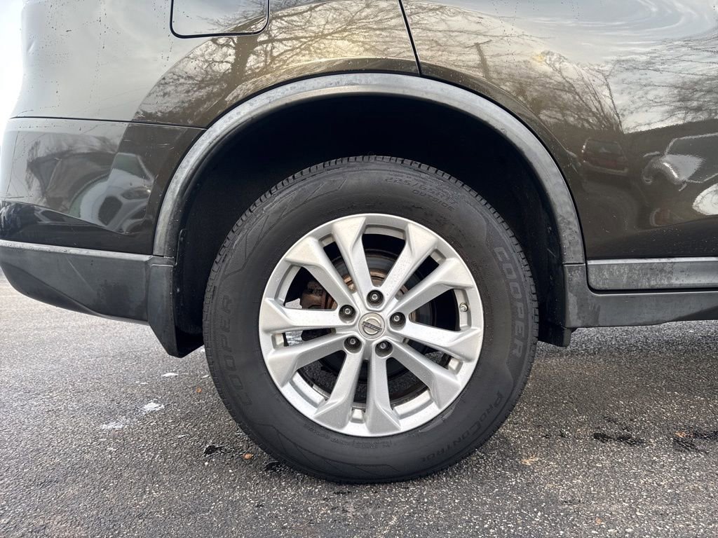 Used 2015 Nissan Rogue SV image 12