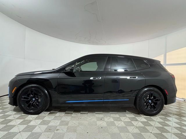 Used 2023 BMW iX xDrive50 w/ Premium Package image 4