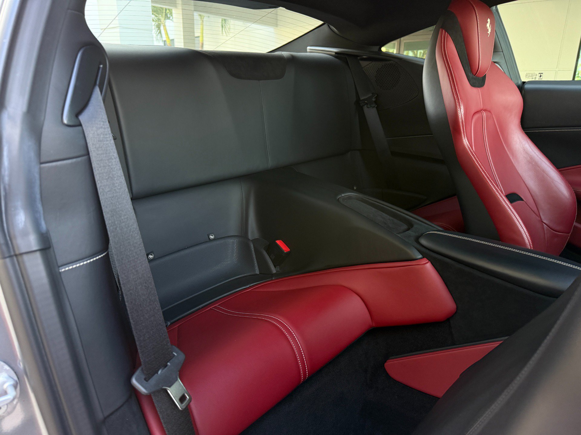 Used 2021 Ferrari Roma RWD image 32