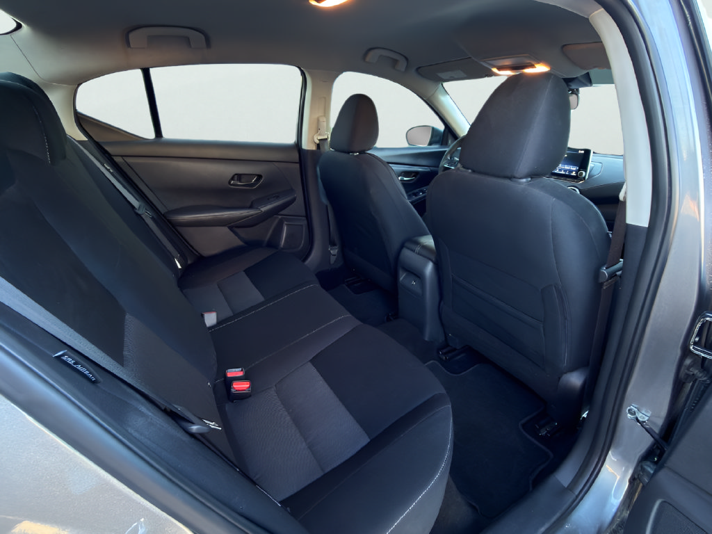 Used 2024 Nissan Sentra SV FWD image 30
