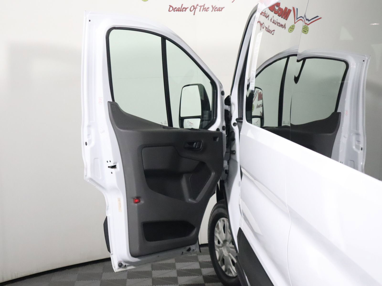 Used 2024 Ford Transit 350 XLT image 18