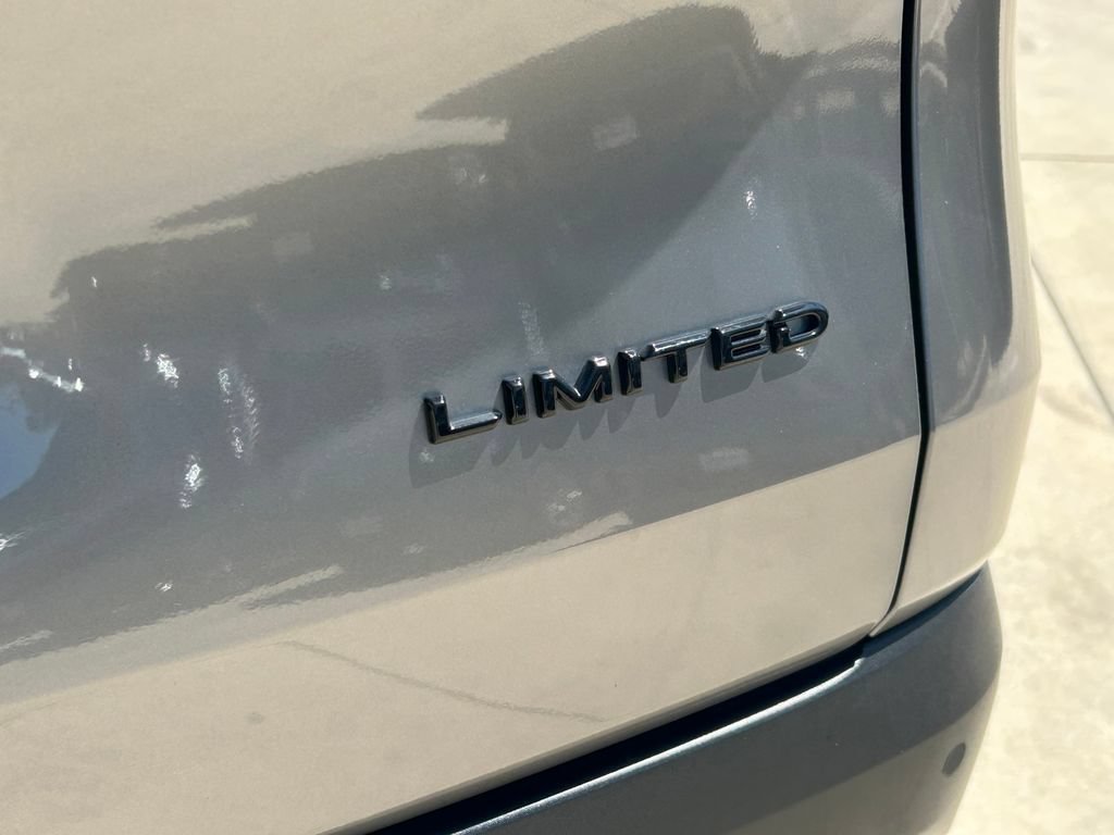 Certified 2025 Toyota Grand Highlander AWD Hybrid image 14