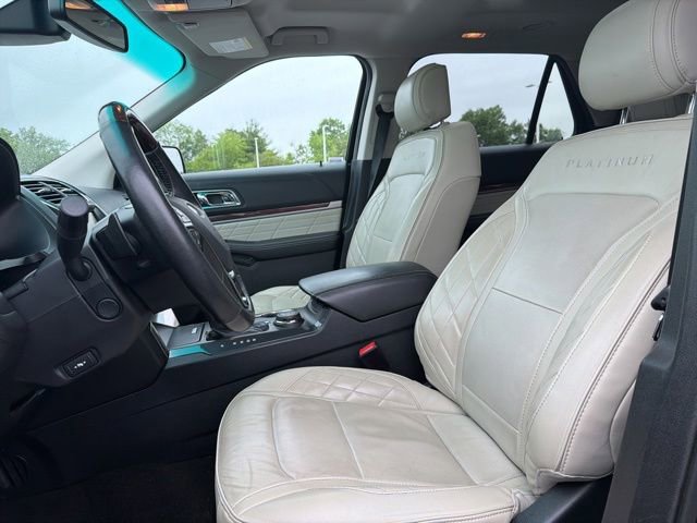 Used 2016 Ford Explorer Platinum AWD/4WD image 29