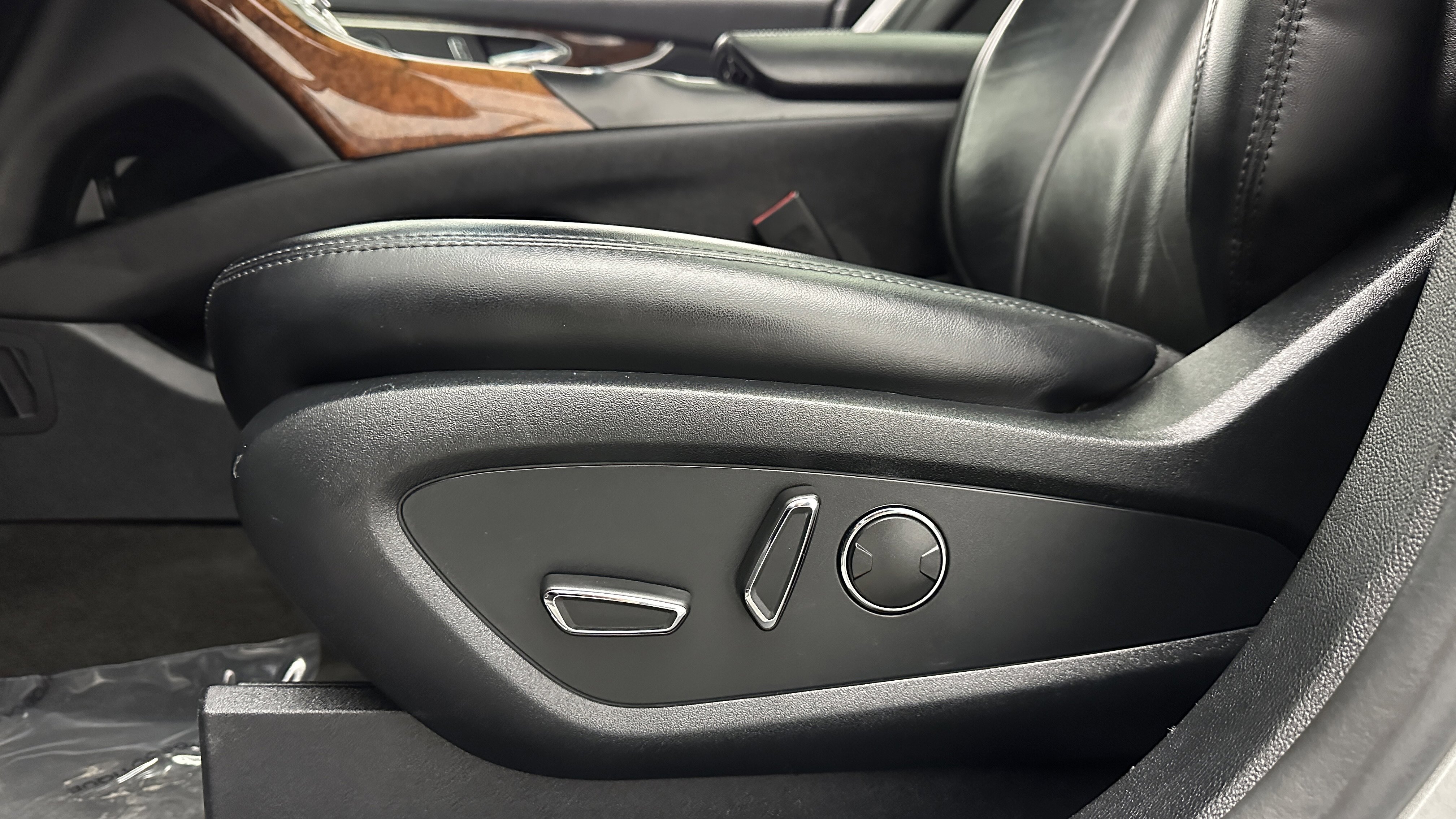 Used 2020 Lincoln Nautilus Reserve w/ Equipment Group 201A image 16