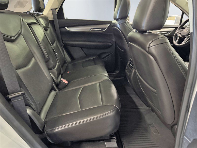 Used 2018 Cadillac XT5 Luxury w/ Driver Awareness Package AWD/4WD image 25