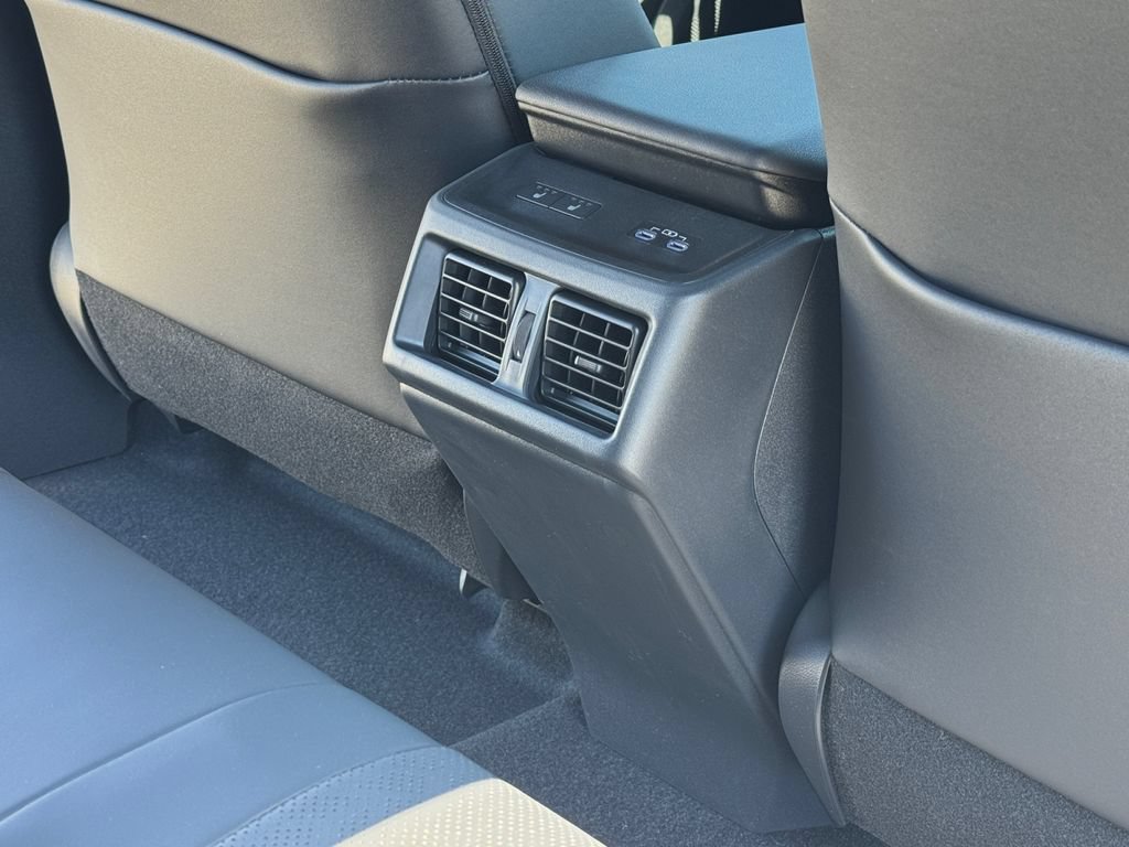 New 2026 Subaru Solterra AWD/4WD image 31