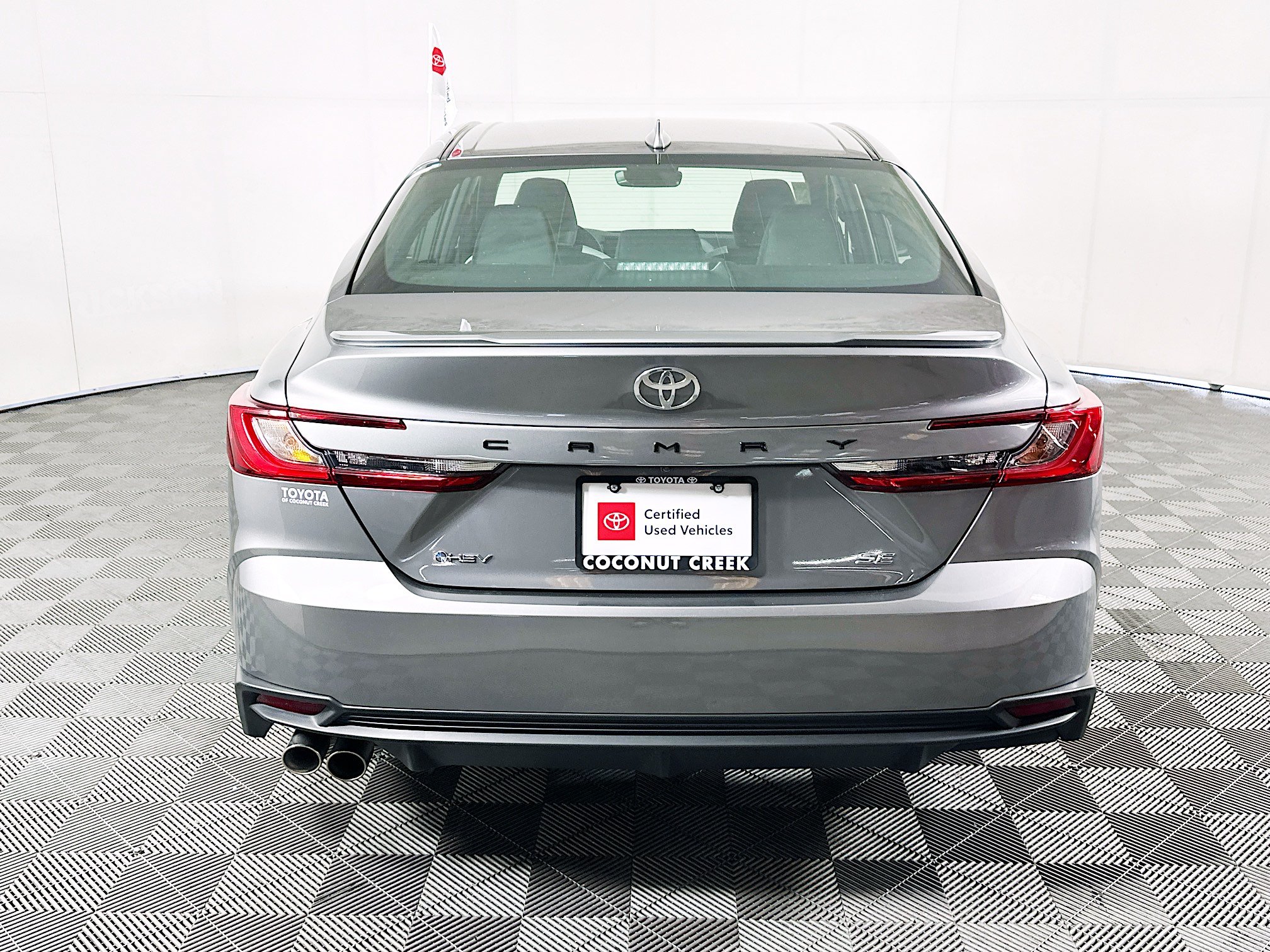 Used 2026 Toyota Camry SE w/ Convenience Package FWD image 4
