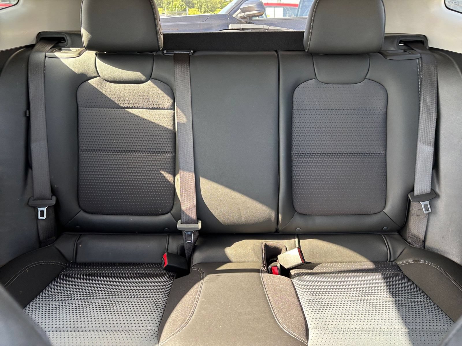 Used 2025 Chevrolet Trax LT FWD image 32