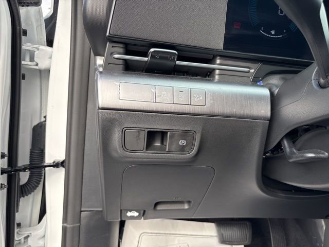 Used 2026 Hyundai Kona SE image 15