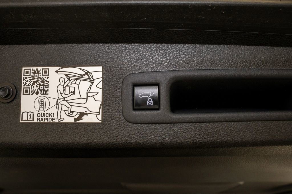 Certified 2023 Toyota Sienna XLE image 6