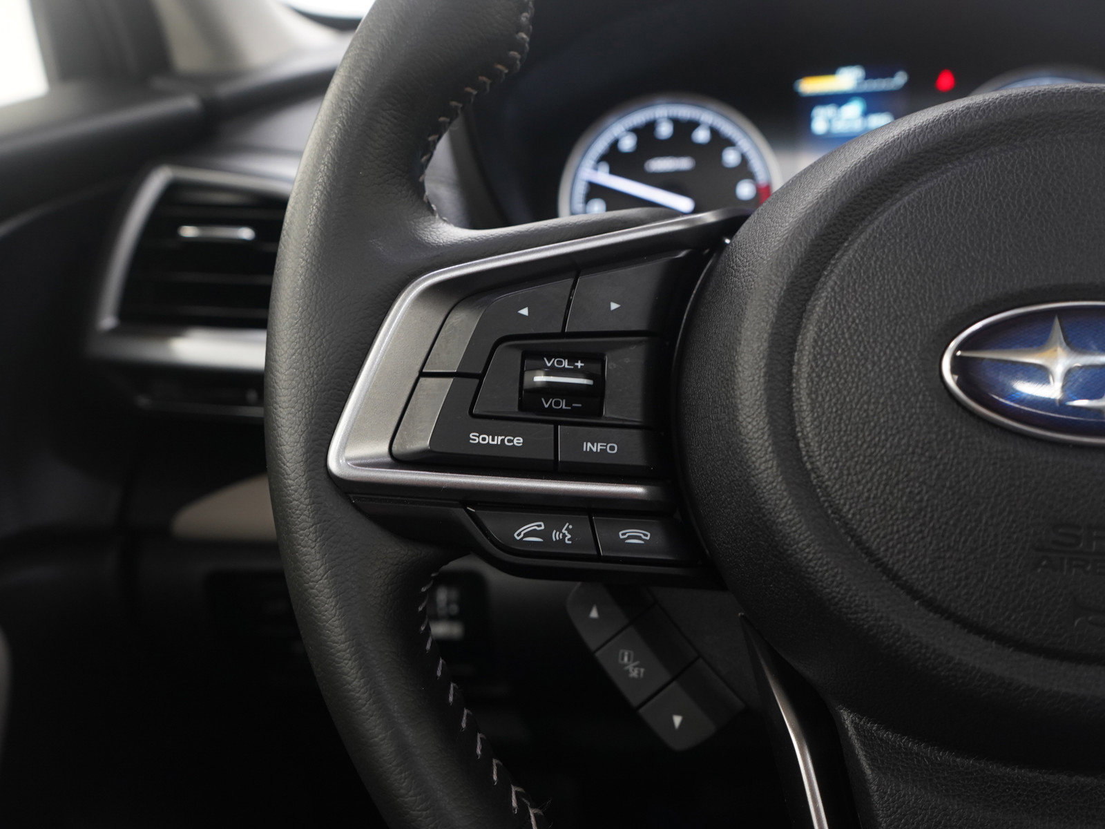 Used 2022 Subaru Forester Limited image 27