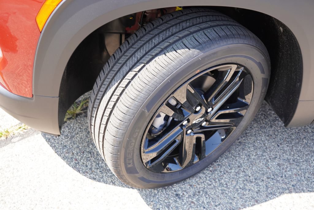 New 2026 Chevrolet TrailBlazer LT w/ Midnight Edition AWD/4WD image 9