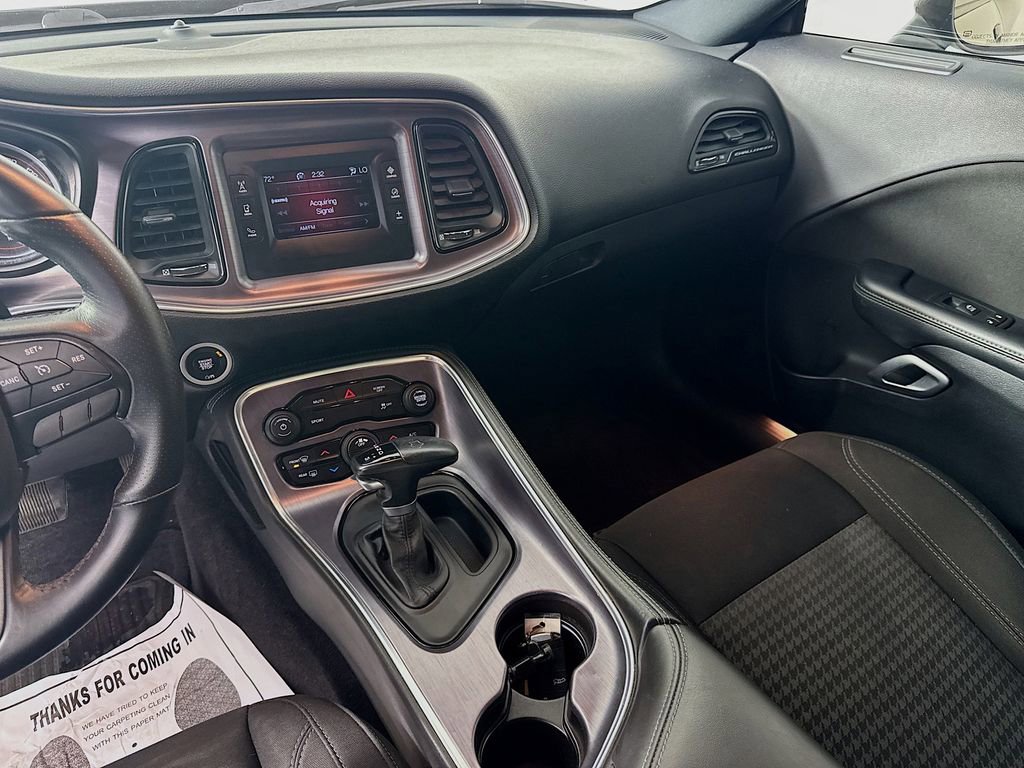 Used 2017 Dodge Challenger SXT image 27