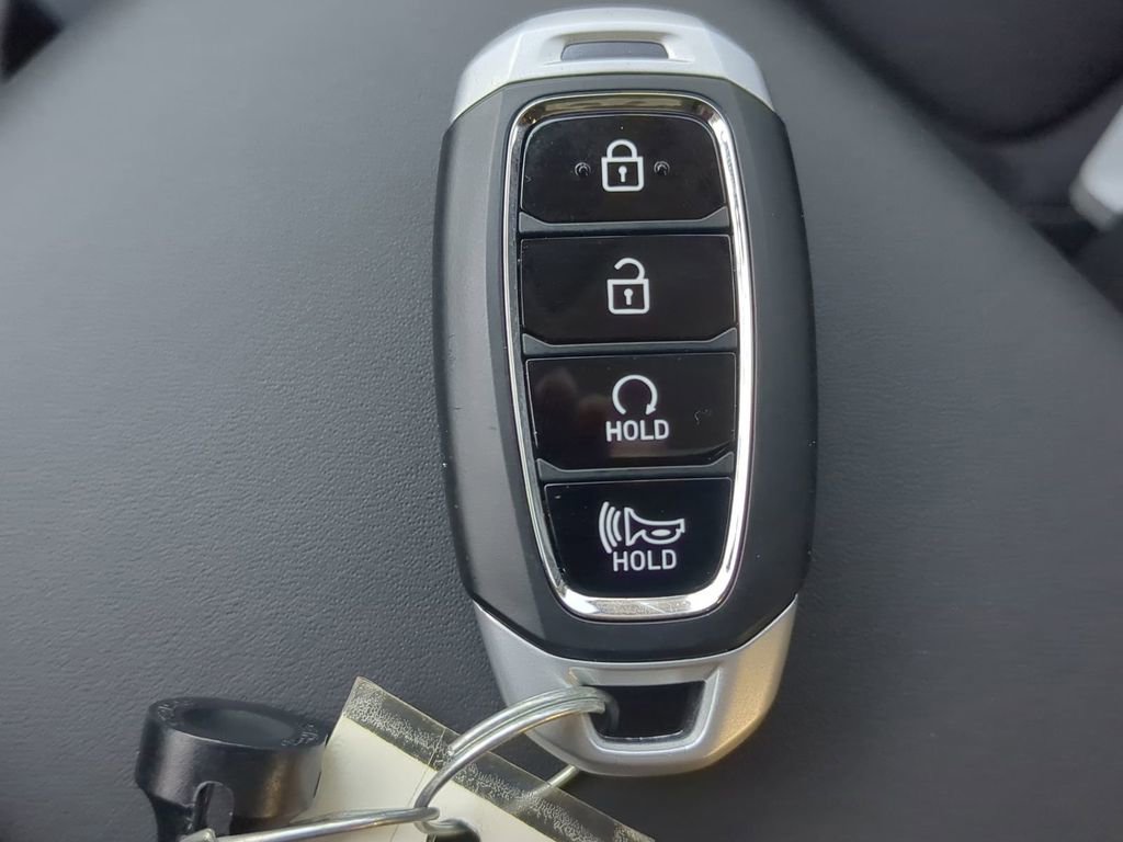 New 2025 Hyundai Venue Limited image 34