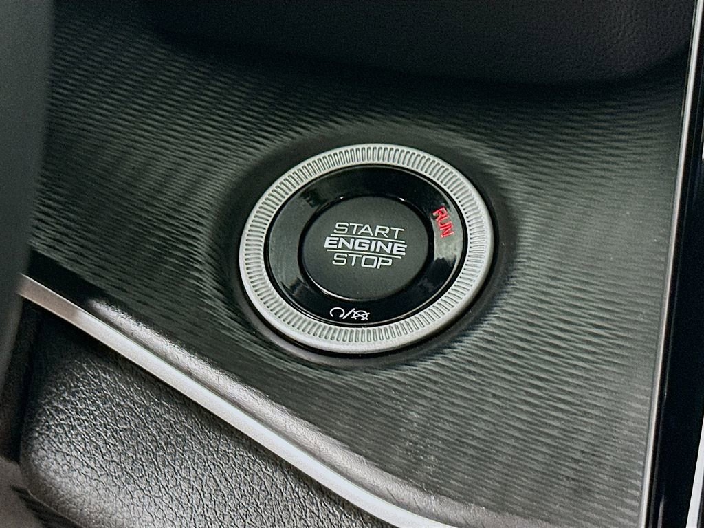 Certified 2023 Jeep Grand Cherokee Laredo image 22