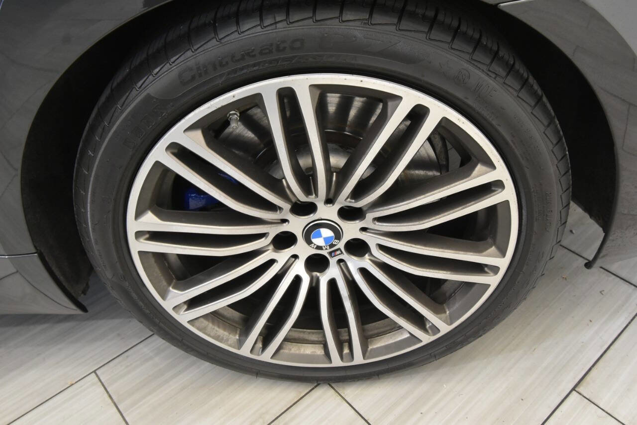 Used 2020 BMW M550i xDrive w/ Executive Package image 10
