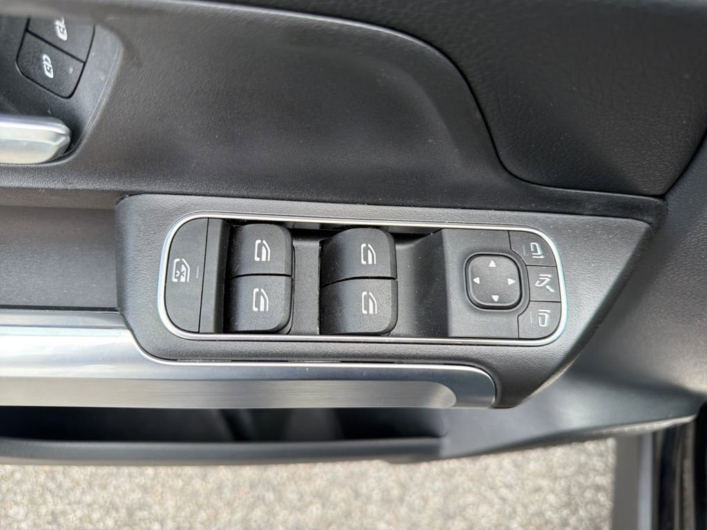 Certified 2024 Mercedes-Benz GLB 250 image 27