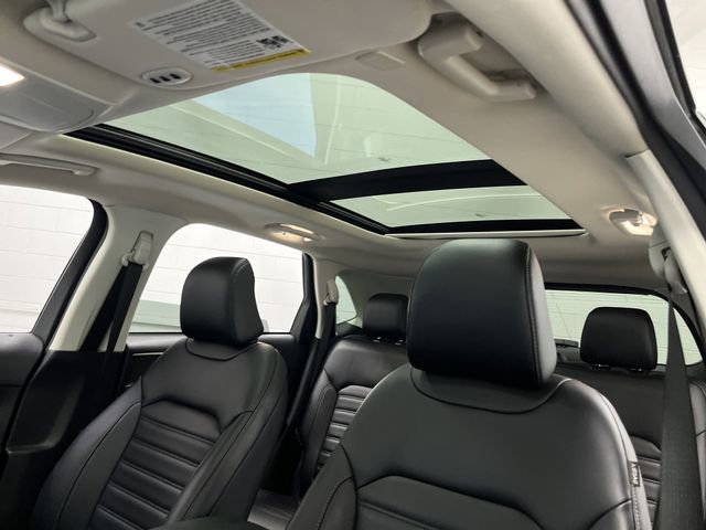 Used 2023 Ford Edge SEL w/ Convenience Package image 7