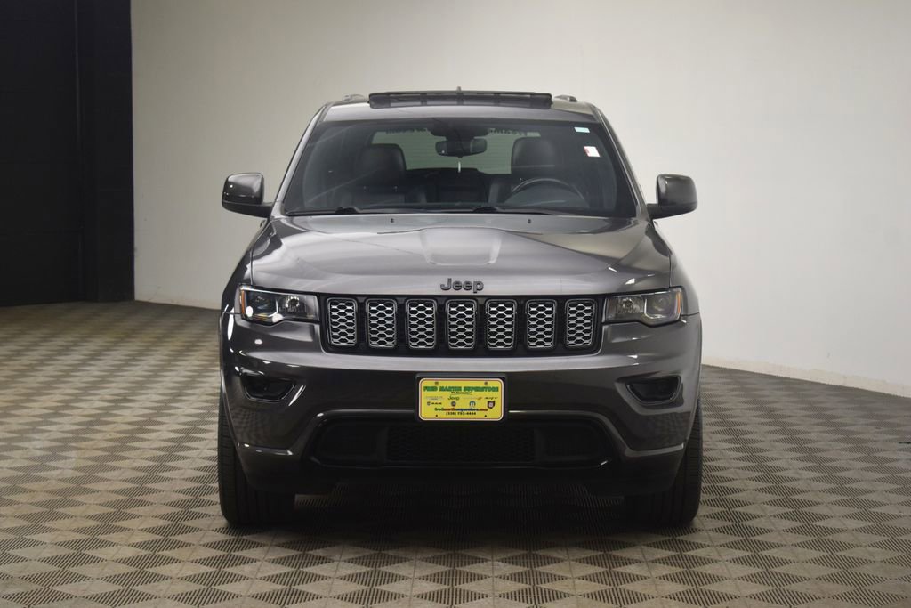 Used 2020 Jeep Grand Cherokee Altitude AWD/4WD image 21