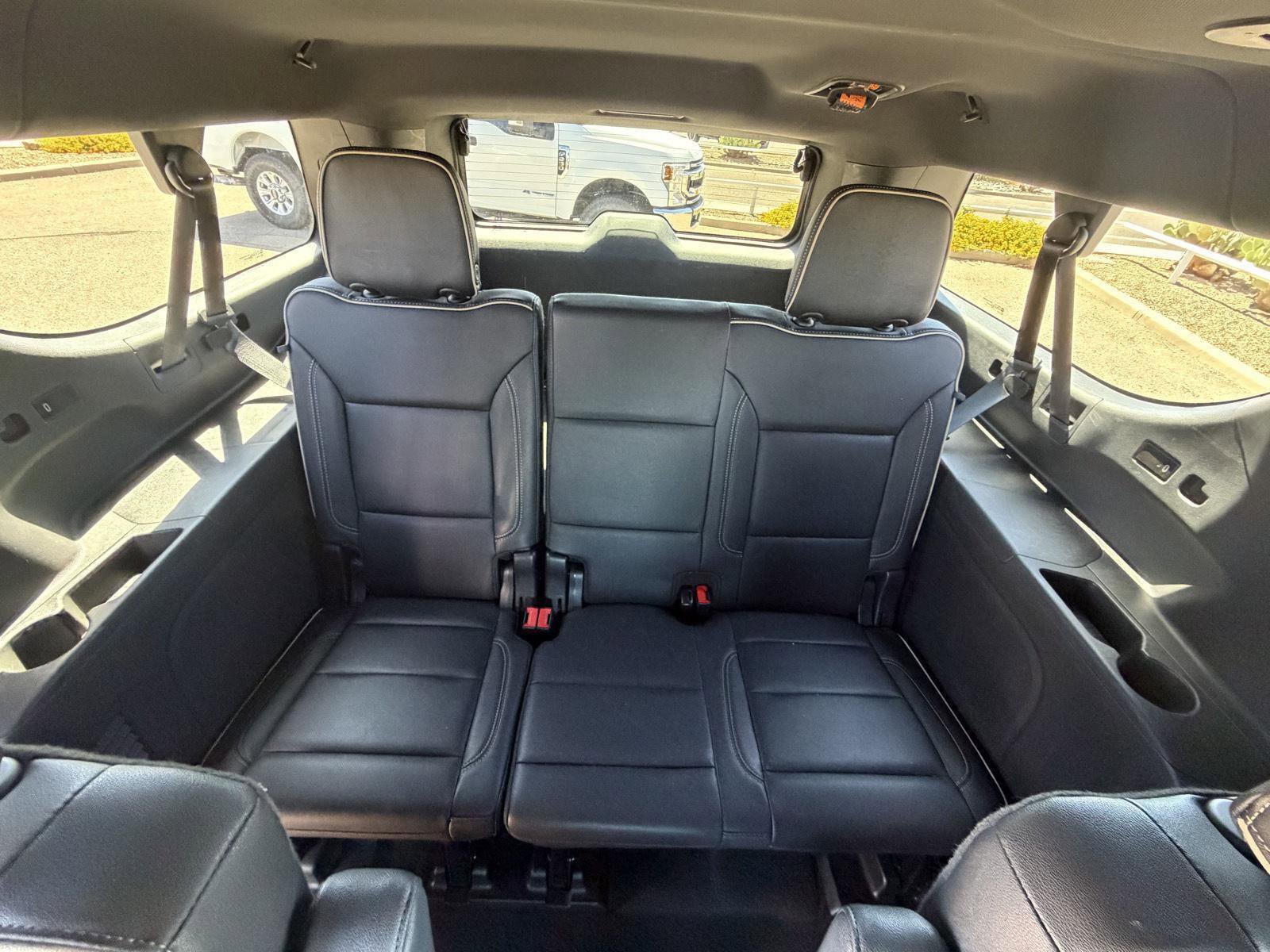 Used 2023 Chevrolet Suburban Premier RWD image 21