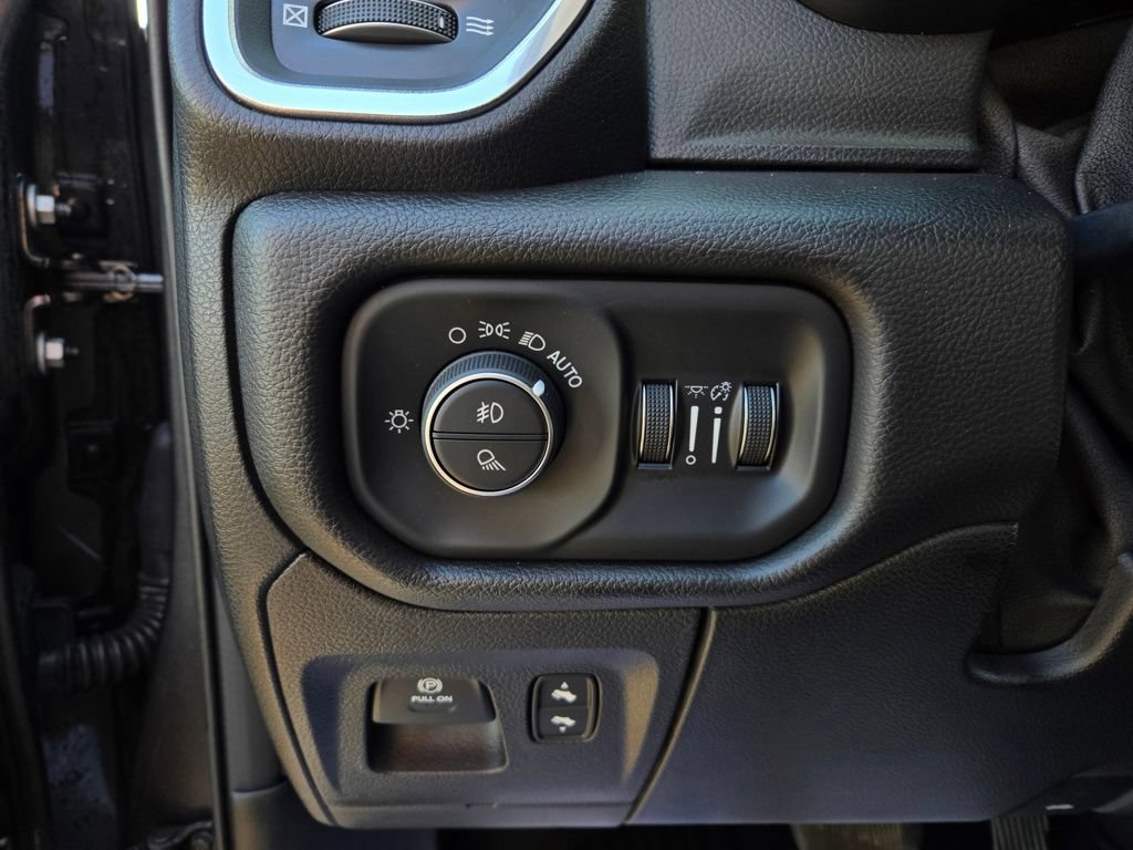 Used 2021 RAM 1500 Laramie AWD/4WD image 15