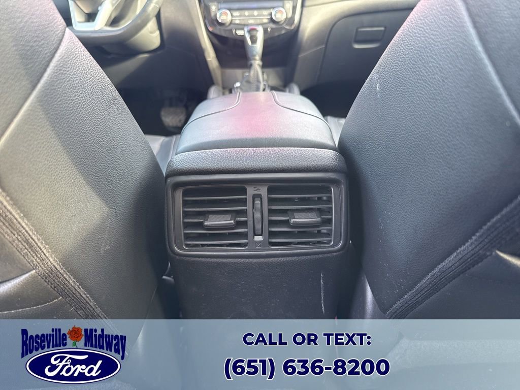 Used 2017 Nissan Rogue SL w/ SL Premium Package image 32