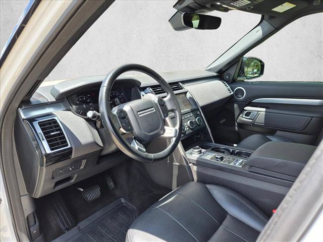 Used 2020 Land Rover Discovery Landmark AWD/4WD image 10
