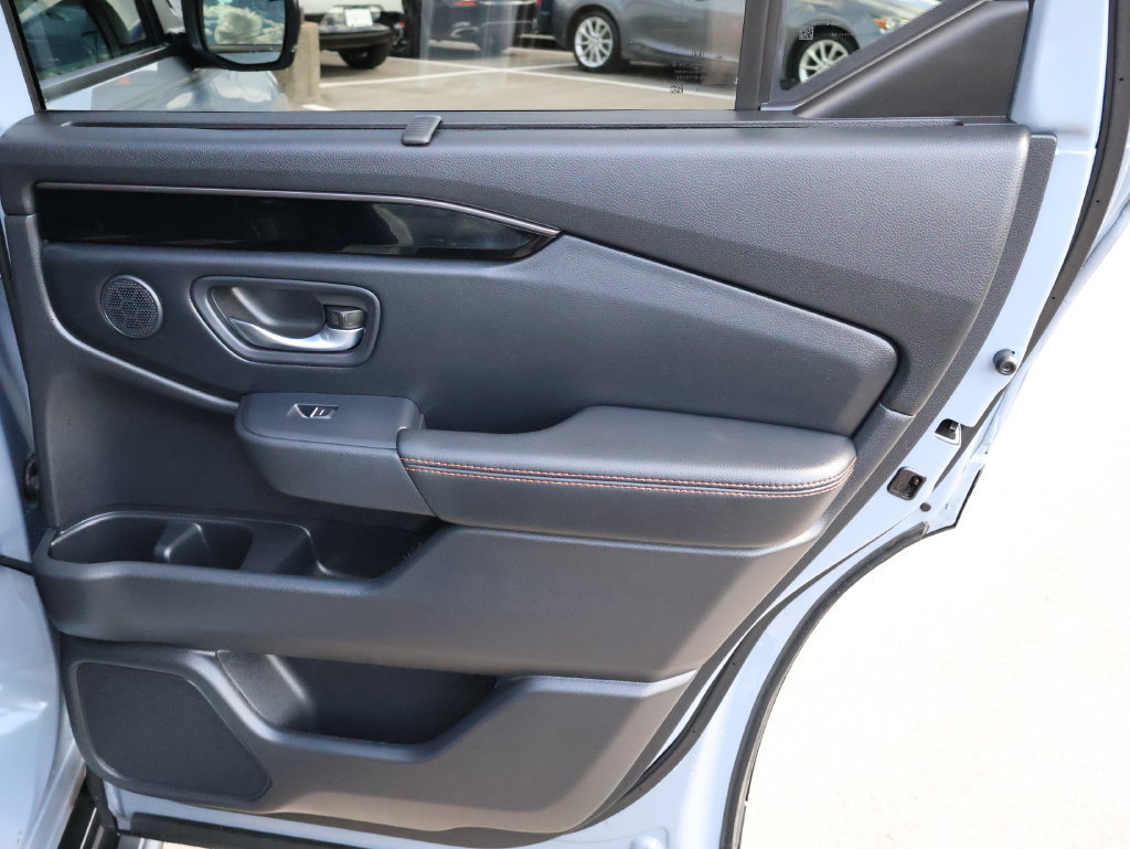 Certified 2025 Honda Pilot TrailSport image 15