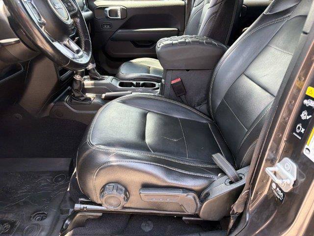 Used 2021 Jeep Gladiator Overland w/ Popular Equipment Package AWD/4WD image 11