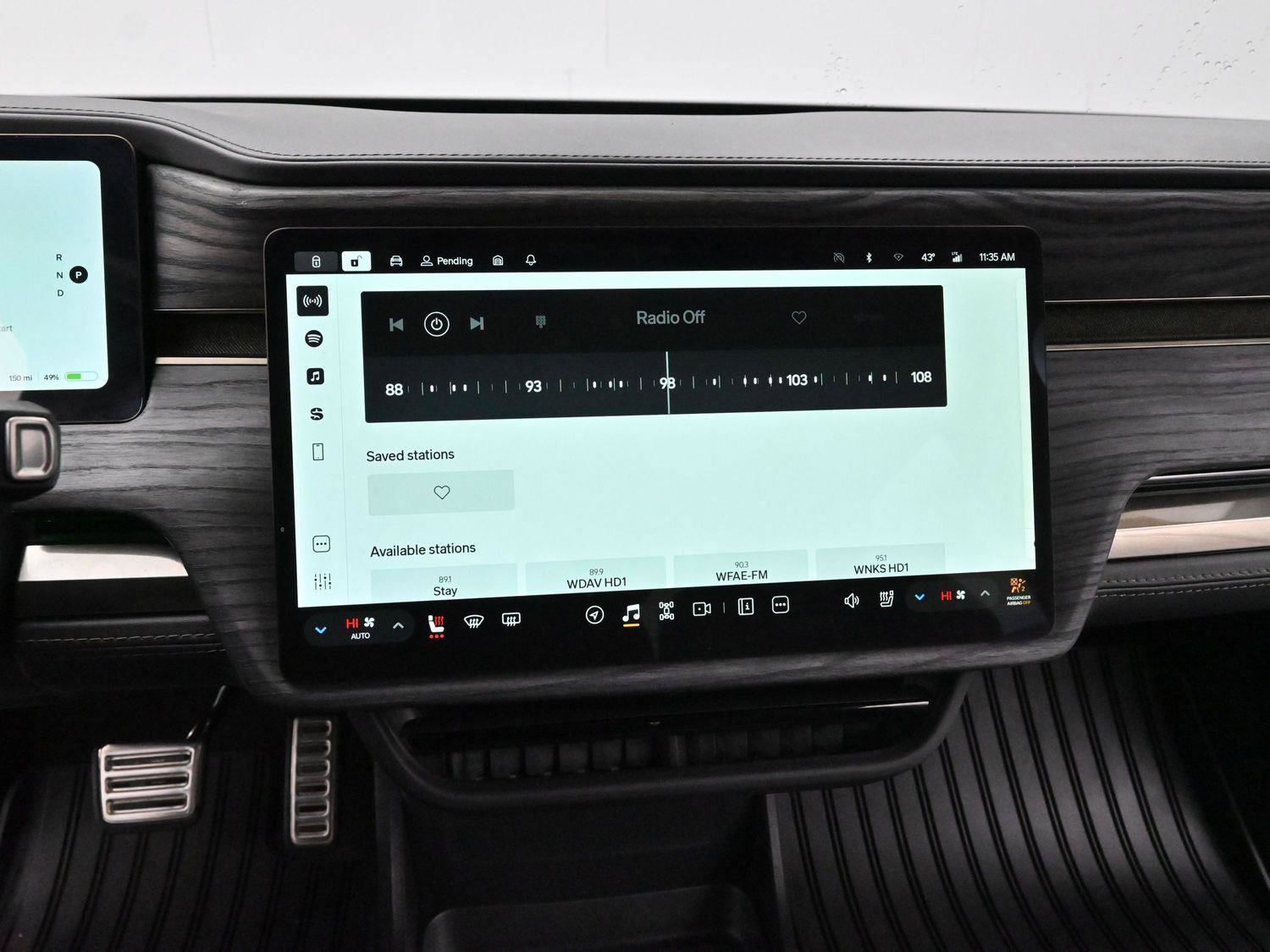 Used 2022 Rivian R1T Adventure image 17