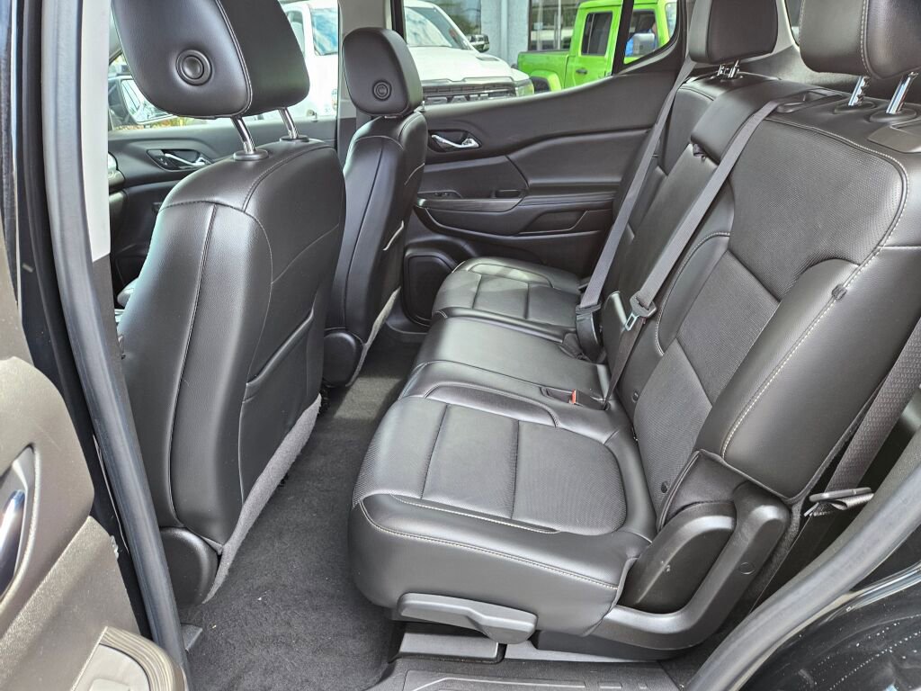 Used 2021 GMC Acadia SLT image 17