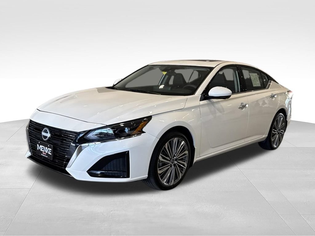 Used 2025 Nissan Altima 2.5 SL AWD/4WD image 3