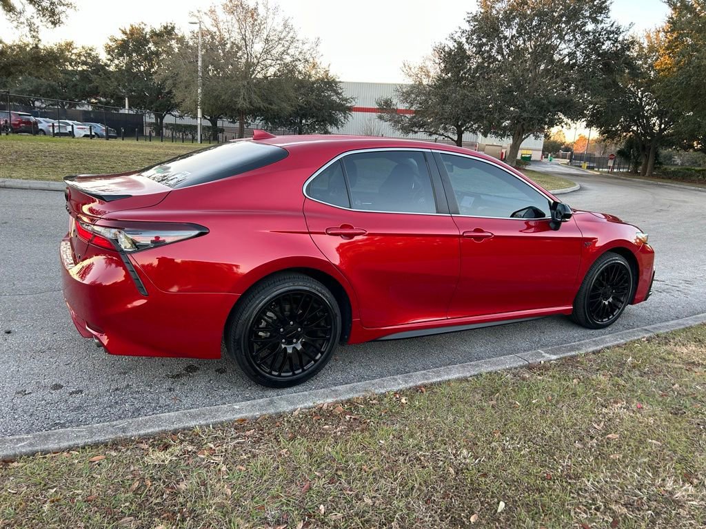Used 2024 Toyota Camry SE image 5