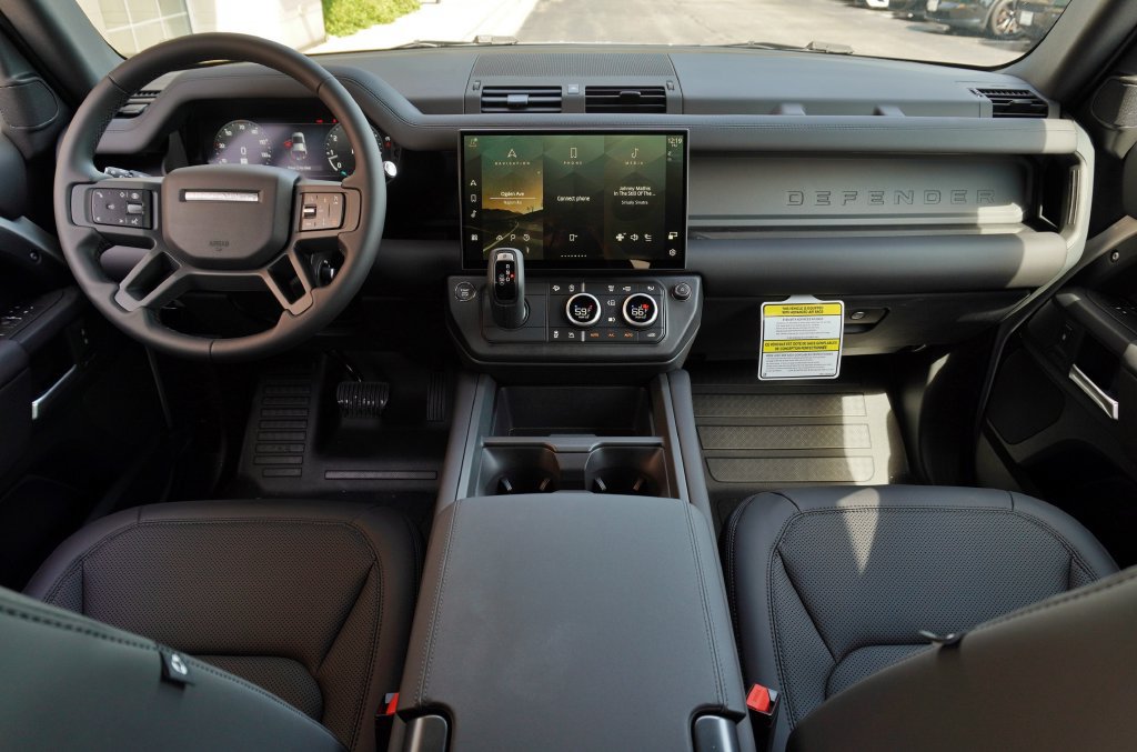 New 2026 Land Rover Defender 110 S AWD/4WD image 8