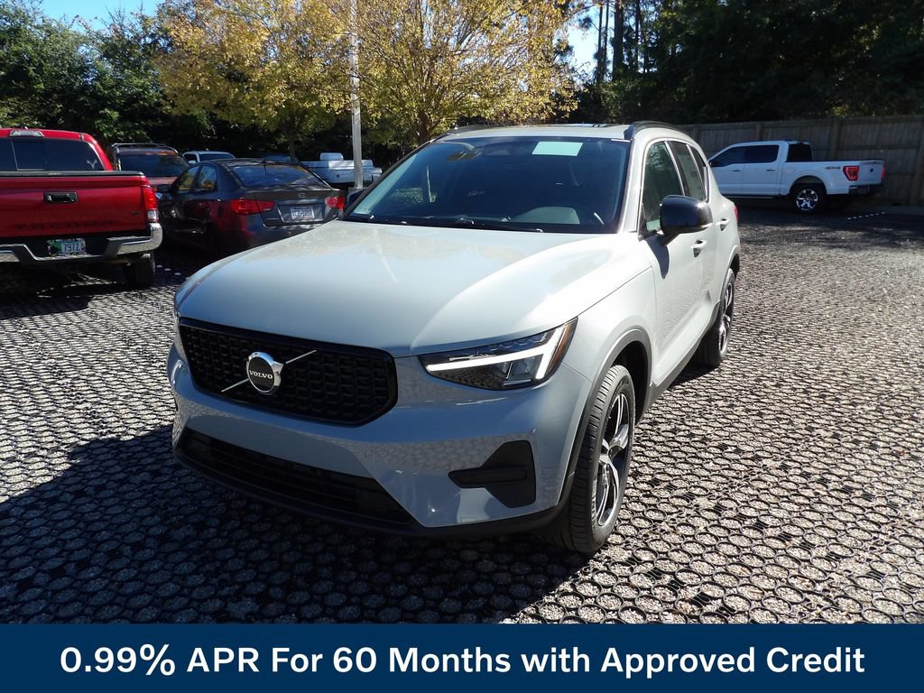 New 2026 Volvo XC40 B4 Core w/ Climate Package FWD image 3