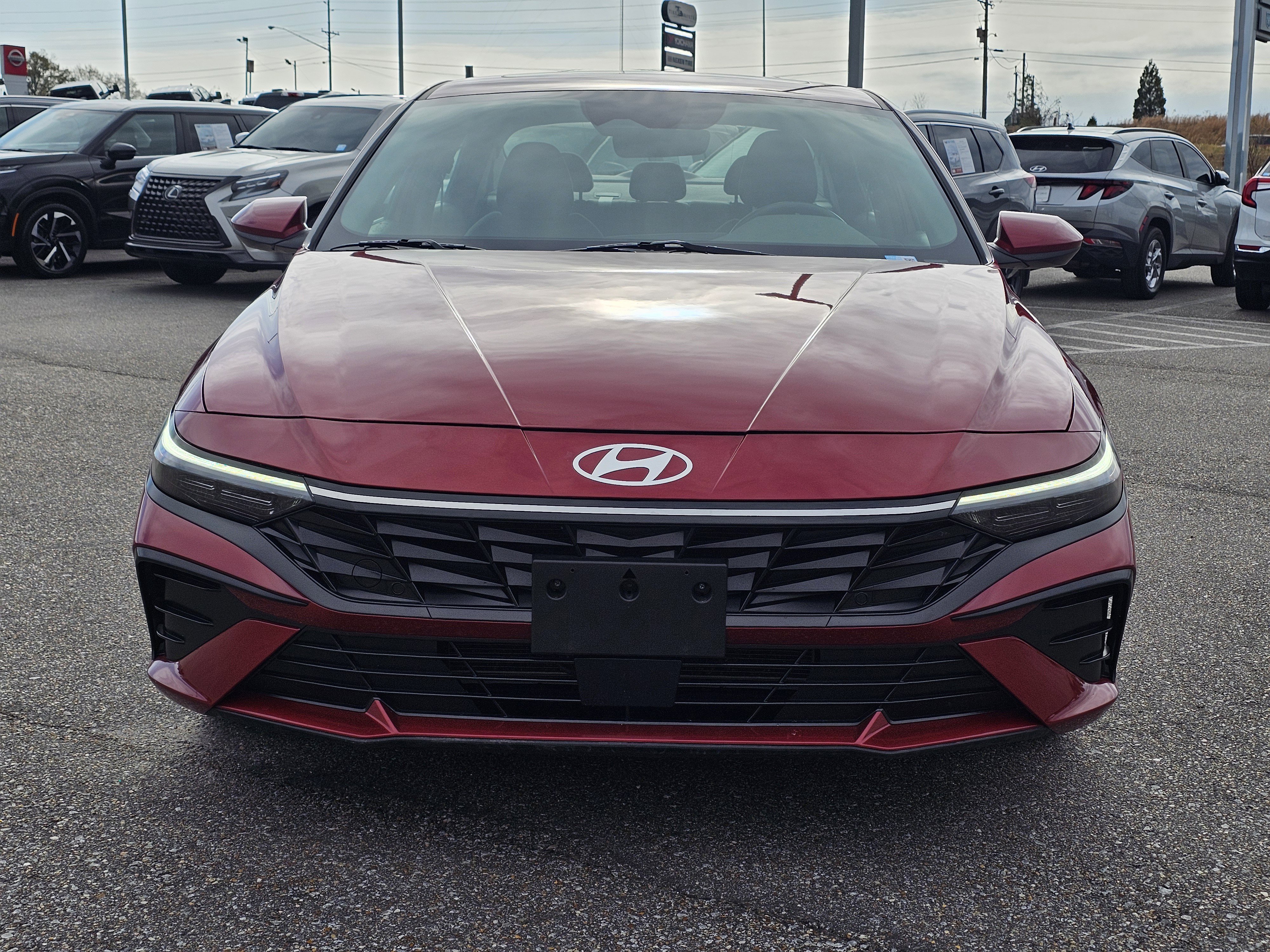 Used 2025 Hyundai Elantra SEL image 2