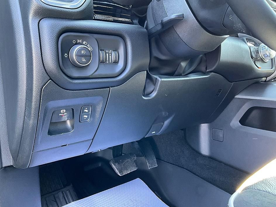 New 2026 RAM 1500 Laramie w/ Night Edition image 18