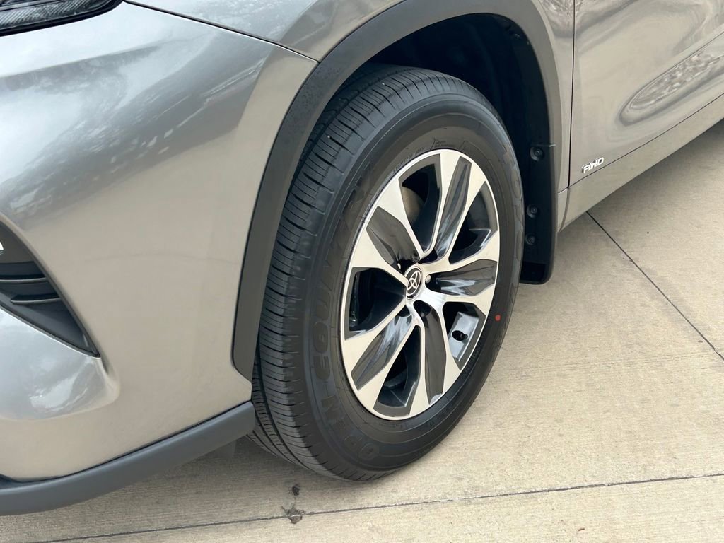 New 2026 Toyota Highlander XLE AWD/4WD image 9