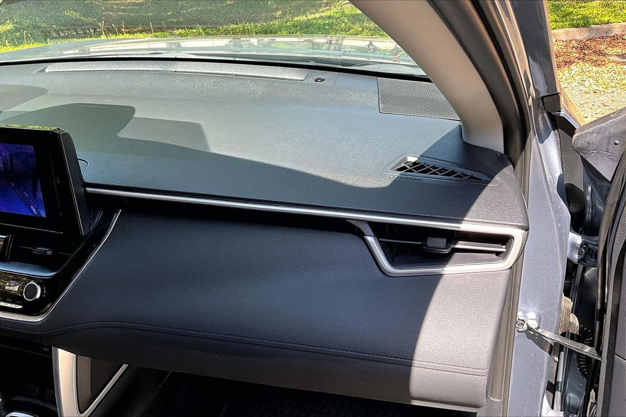 Used 2024 Toyota Corolla Cross LE w/ Moonroof Package image 23