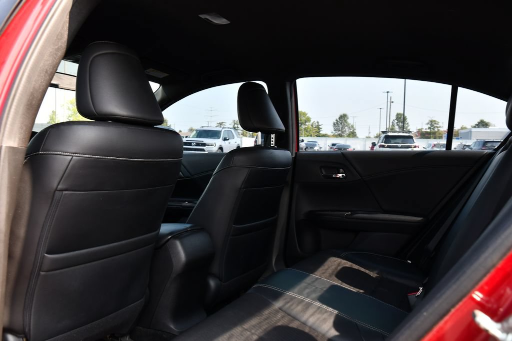 Used 2016 Honda Accord Sport image 16