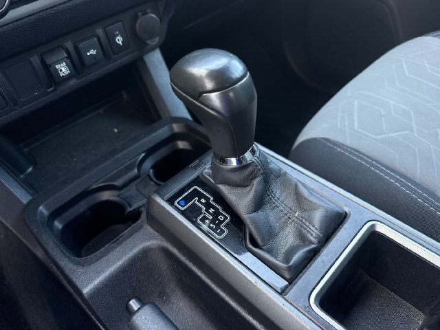 Used 2021 Toyota Tacoma TRD Sport AWD/4WD image 21
