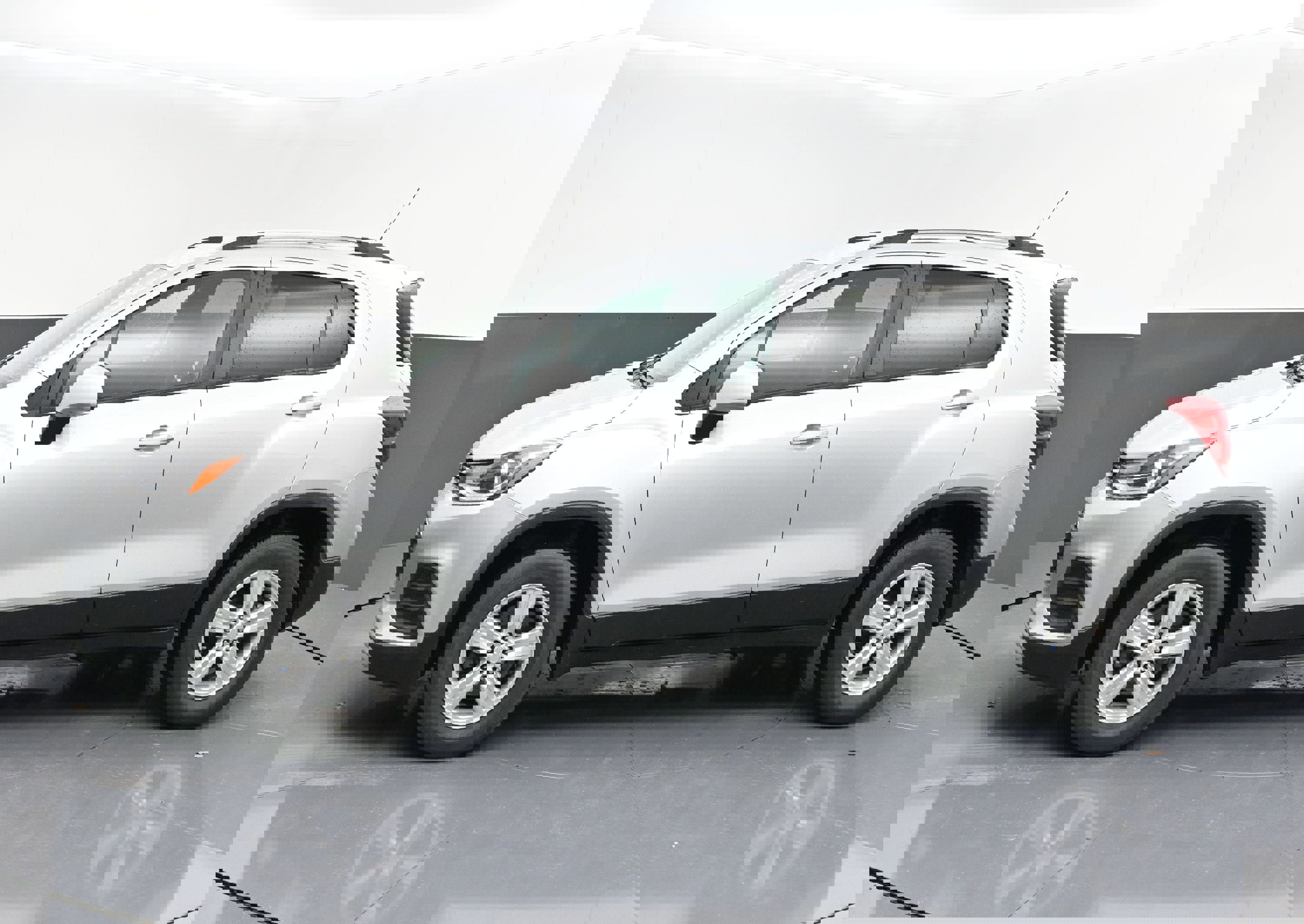 Certified 2022 Chevrolet Trax LT w/ LT Convenience Package image 4