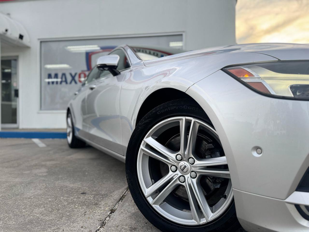 Used 2018 Volvo S90 T5 Momentum w/ Convenience Package AWD/4WD image 19