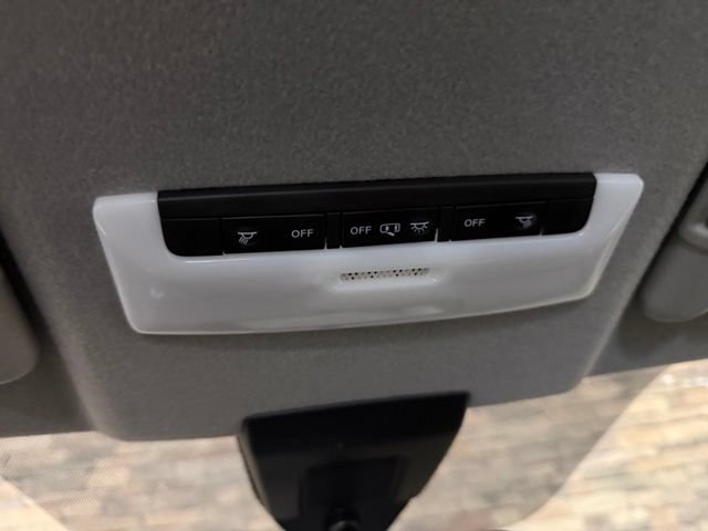 Certified 2020 Nissan Kicks SR w/ SR Premium Package FWD image 24