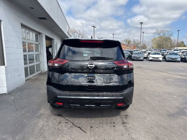 Used 2023 Nissan Rogue SV w/ SV Premium B Package AWD/4WD image 3